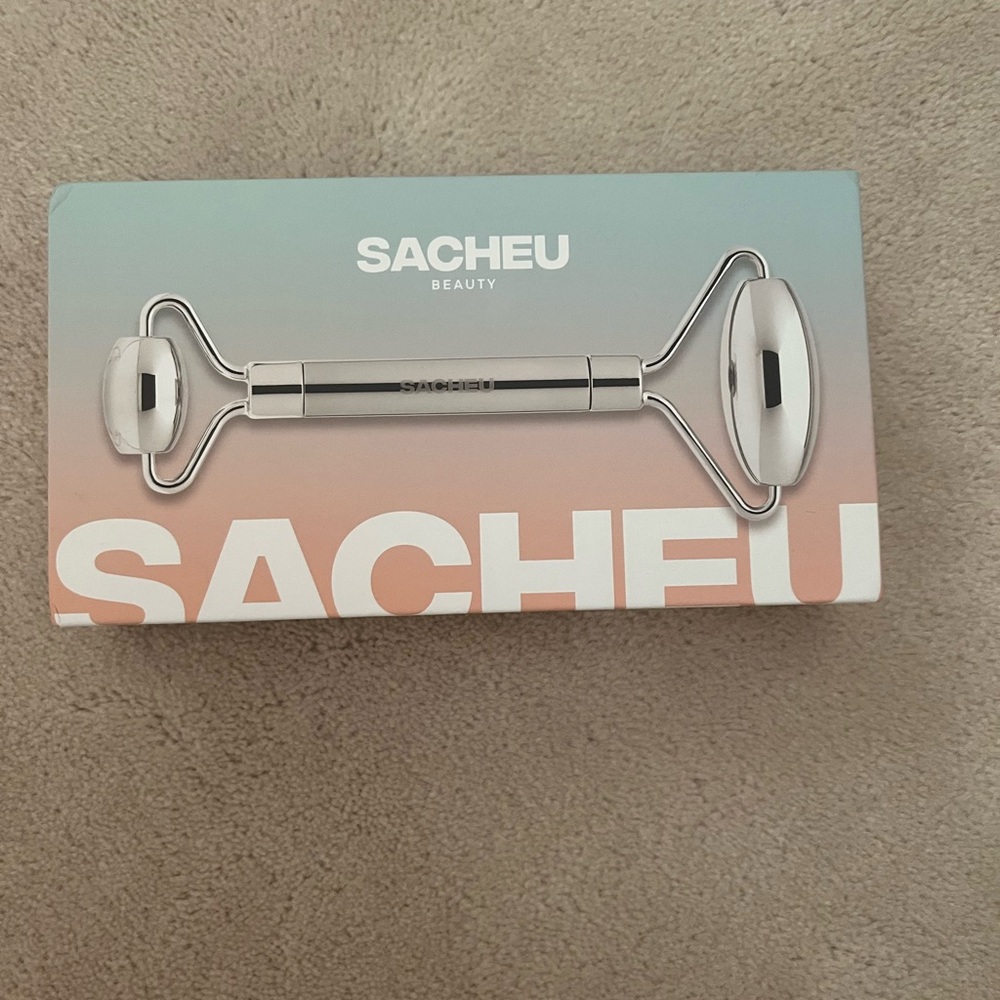 Sacheu Beauty Facial Roller - Brand New